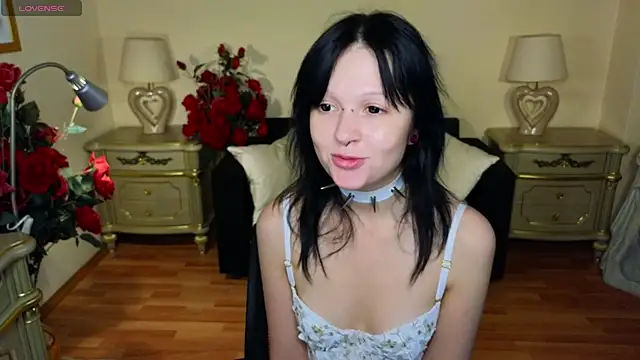 Snapshot of mimi_purrs chatting on 10-01-25, 04:40 mimi purrs online show from 10-01-25, 04:40