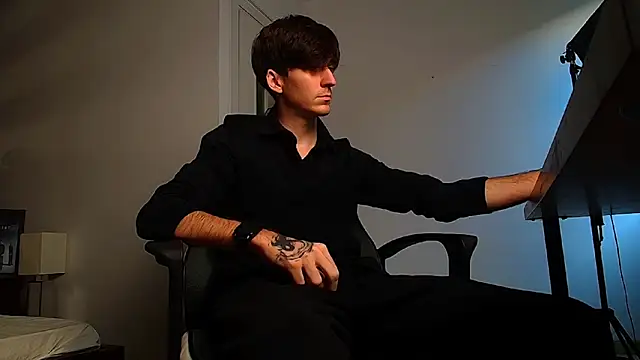 Snapshot of TalonWilde chatting on 09-15-25, 05:18 TalonWilde online show from 09-15-25, 05:18