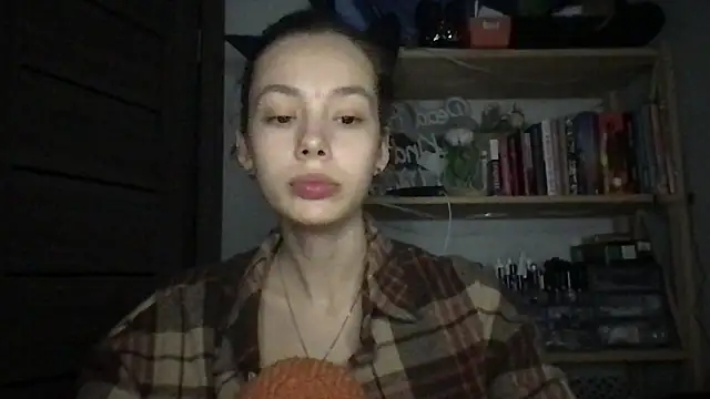 Yuna5343 online show from 09-19-25, 09:48