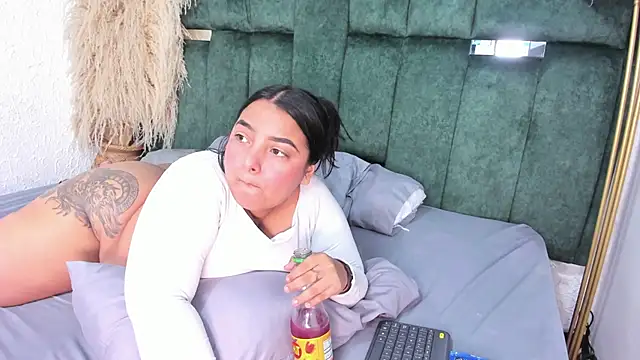 Chloe jackson25 online show from 06-18-26, 06:56