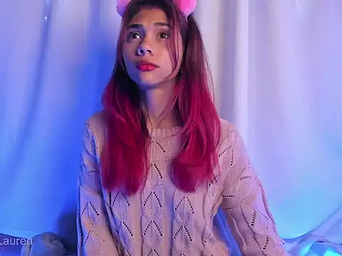 Snapshot of Laurenn_2 chatting on 10-16-25, 05:25 Laurenn 2 online show from 10-16-25, 05:25