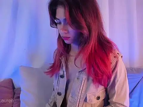 Snapshot of Laurenn_2 chatting on 11-08-25, 03:29 Laurenn 2 online show from 11-08-25, 03:29