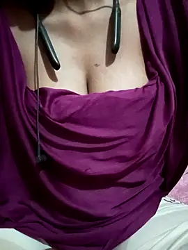 Snapshot of kaviyaponnu0987 chatting on 03-26-26, 07:52 kaviyaponnu0987 online show from 03-26-26, 07:52