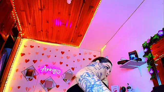 Anny Hurtado online show from 09-16-25, 07:20