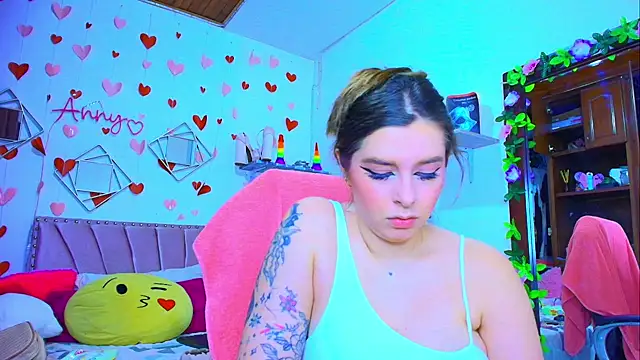 Anny Hurtado online show from 10-02-25, 08:21