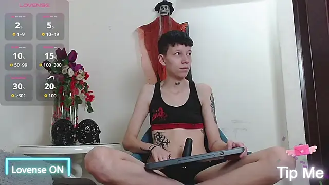 Snapshot of LiamBrown09 chatting on 10-13-25, 07:14 LiamBrown09 online show from 10-13-25, 07:14