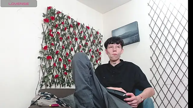 LiamBrown09 online show from 05-11-26, 07:22