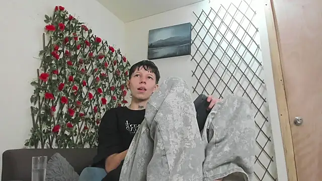 LiamBrown09 online show from 06-20-26, 07:27