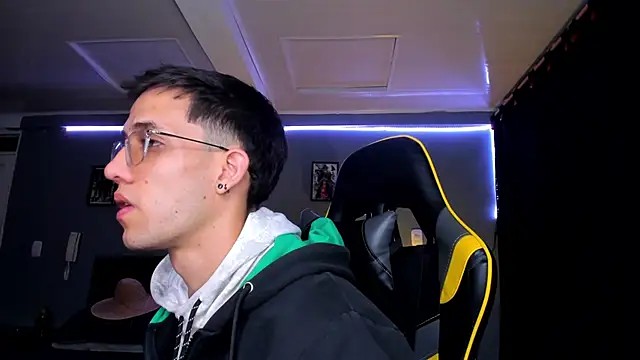 alexgiraldo   online show from 09-30-25, 06:07