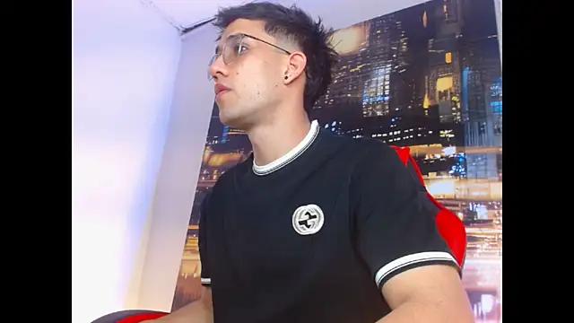 Snapshot of alexgiraldo__ chatting on 03-14-26, 12:06 alexgiraldo online show from 03-14-26, 12:06