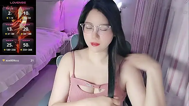 Snapshot of ManM-88 chatting on 10-28-25, 01:03 ManM-88 online show from 10-28-25, 01:03