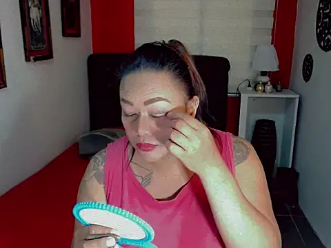 Snapshot of EmmaKantutera chatting on 06-16-26, 03:09 EmmaKantutera online show from 06-16-26, 03:09