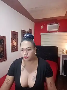 Snapshot of EmmaKantutera chatting on 07-31-26, 12:04 EmmaKantutera online show from 07-31-26, 12:04