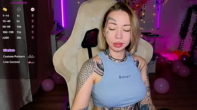 Snapshot of bunnykellyyy chatting on 10-30-25, 07:03 bunnykellyyy online show from 10-30-25, 07:03