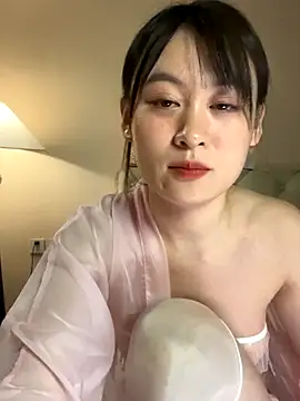 Snapshot of HanHan2455 chatting on 10-19-25, 01:56 HanHan2455 online show from 10-19-25, 01:56