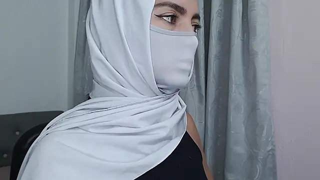 jade nassar online show from 11-24-25, 02:11