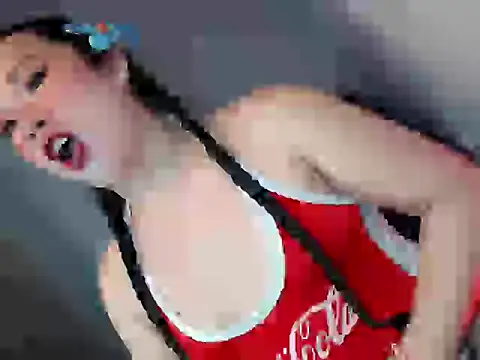 Snapshot of your_hottest_kim chatting on 10-18-25, 02:47 your hottest kim online show from 10-18-25, 02:47