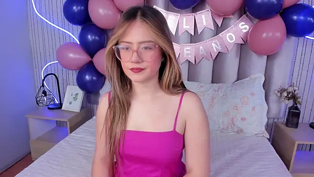 Snapshot of SamanthaPeachss chatting on 09-19-25, 12:28 SamanthaPeachss online show from 09-19-25, 12:28