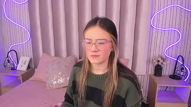 SamanthaPeachss online show from 11-04-25, 12:15