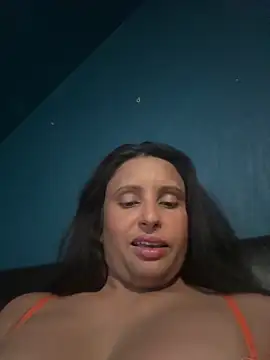 Snapshot of Angelaarayexx chatting on 04-30-26, 01:17 Angelaarayexx online show from 04-30-26, 01:17