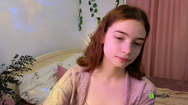 Snapshot of Evi_Brook chatting on 10-04-25, 11:41 Evi Brook online show from 10-04-25, 11:41