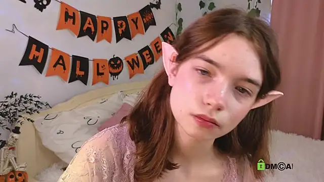 Snapshot of Evi_Brook chatting on 10-18-25, 11:33 Evi Brook online show from 10-18-25, 11:33