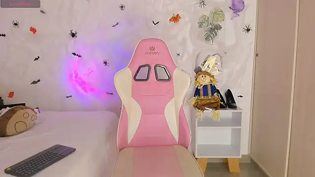 Nataly evans18 online show from 10-12-25, 05:50