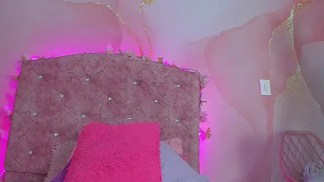 Snapshot of Mila_grace_ chatting on 10-17-25, 06:32 Mila grace online show from 10-17-25, 06:32