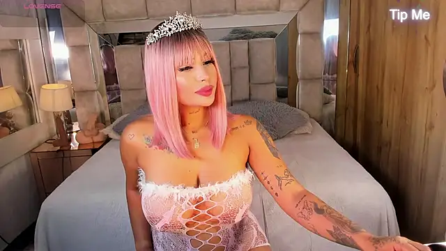 MaddyGray  online show from 10-18-25, 06:19