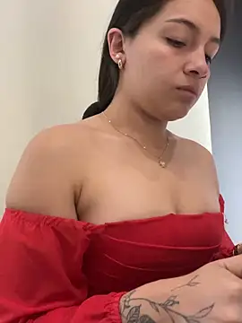 Snapshot of Alyha_Cortes chatting on 10-28-25, 01:25 Alyha Cortes online show from 10-28-25, 01:25