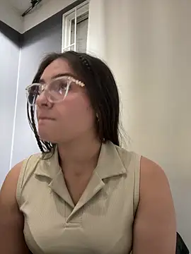 Snapshot of Alyha_Cortes chatting on 11-05-25, 01:22 Alyha Cortes online show from 11-05-25, 01:22