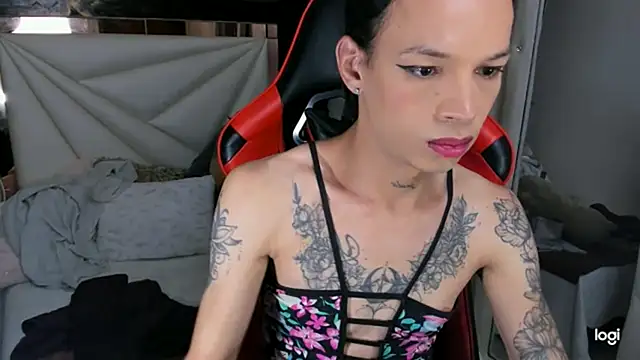 Snapshot of sara_slut21 chatting on 12-11-24, 05:04 sara slut21 online show from 12-11-24, 05:04