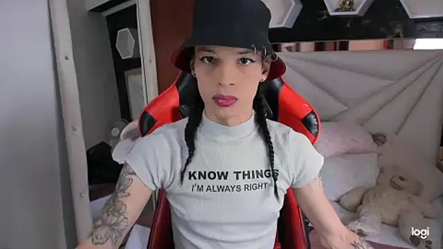 Snapshot of sara_slut21 chatting on 12-12-24, 03:16 sara slut21 online show from 12-12-24, 03:16