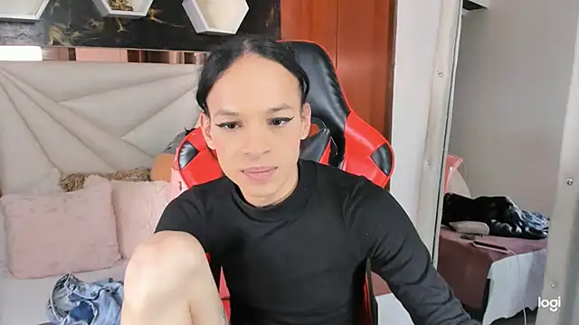 Snapshot of sara_slut21 chatting on 01-07-25, 08:21 sara slut21 online show from 01-07-25, 08:21