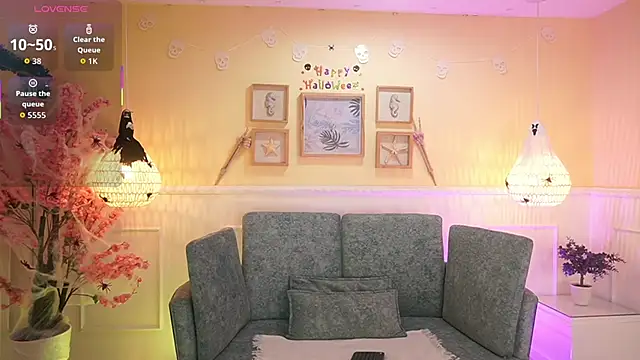 LoonaNyx online show from 10-25-25, 11:40