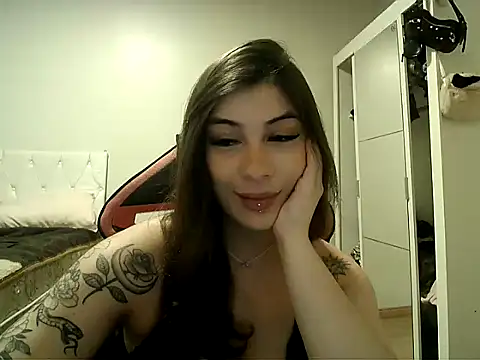 Snapshot of Becca_B chatting on 10-01-25, 07:31 Becca B online show from 10-01-25, 07:31