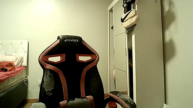 Snapshot of Becca_B chatting on 10-29-25, 06:42 Becca B online show from 10-29-25, 06:42