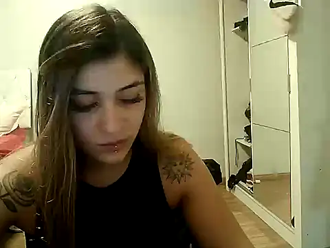 Snapshot of Becca_B chatting on 02-18-26, 11:44 Becca B online show from 02-18-26, 11:44