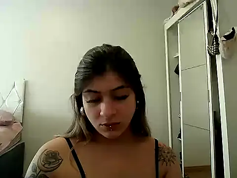 Snapshot of Becca_B chatting on 04-10-26, 05:50 Becca B online show from 04-10-26, 05:50