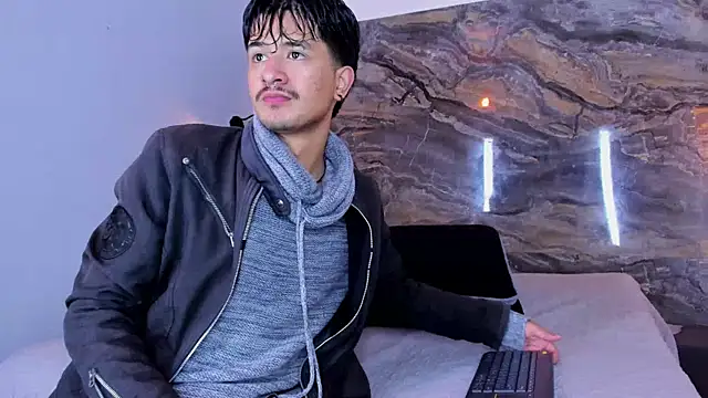 Snapshot of DimitriDeluxe chatting on 09-15-25, 12:05 DimitriDeluxe online show from 09-15-25, 12:05