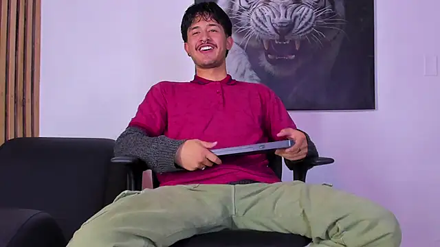 Snapshot of DimitriDeluxe chatting on 09-16-25, 07:48 DimitriDeluxe online show from 09-16-25, 07:48