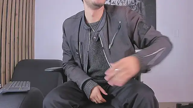 Snapshot of DimitriDeluxe chatting on 10-03-25, 08:17 DimitriDeluxe online show from 10-03-25, 08:17