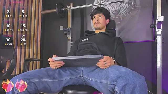 Snapshot of DimitriDeluxe chatting on 10-23-25, 08:07 DimitriDeluxe online show from 10-23-25, 08:07