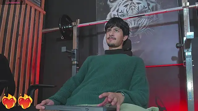 Snapshot of DimitriDeluxe chatting on 10-25-25, 07:41 DimitriDeluxe online show from 10-25-25, 07:41