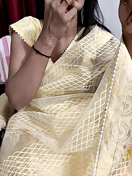 Snapshot of Shalu_G chatting on 09-15-25, 04:01 Shalu G online show from 09-15-25, 04:01