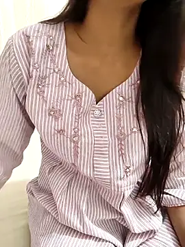 Snapshot of Shalu_G chatting on 10-31-25, 08:15 Shalu G online show from 10-31-25, 08:15