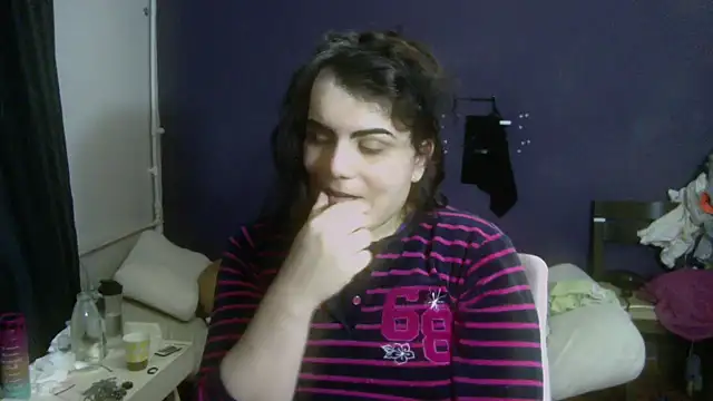 Snapshot of turkishTransEfsun chatting on 10-17-25, 09:17 turkishTransEfsun online show from 10-17-25, 09:17