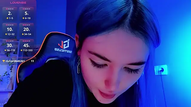 Snapshot of Kiara_Dream chatting on 09-29-25, 08:57 Kiara Dream online show from 09-29-25, 08:57