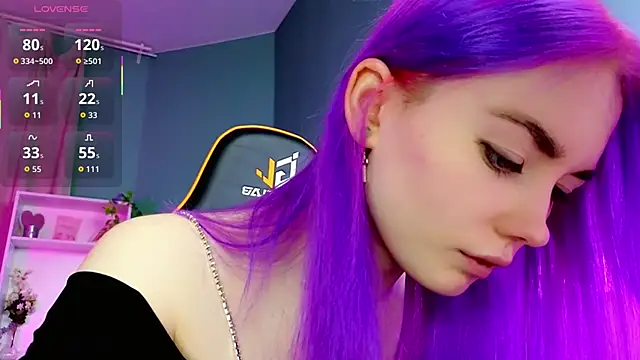 Snapshot of Kiara_Dream chatting on 10-15-25, 09:04 Kiara Dream online show from 10-15-25, 09:04