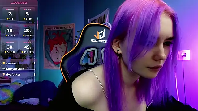 Snapshot of Kiara_Dream chatting on 10-18-25, 09:04 Kiara Dream online show from 10-18-25, 09:04